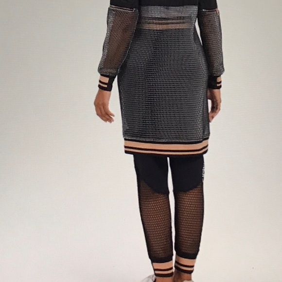 Lime & Vine mesh overlay jogger with mesh panels - Picture 14 of 16